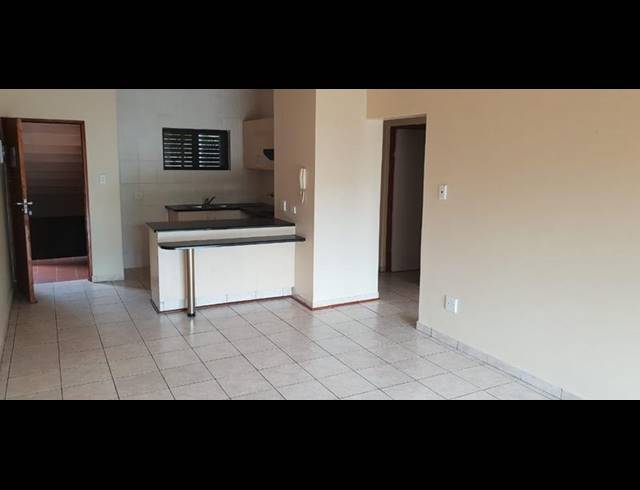 2 BEDROOM APARTMENT FOR SALE IN MARGATE BEACH